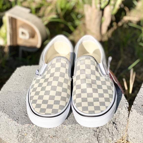 New Vans Silver checkered slip on shoes - Picture 5 of 6